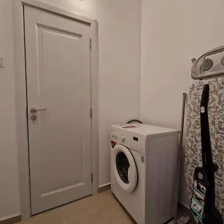 Happy Yonder Apartment *